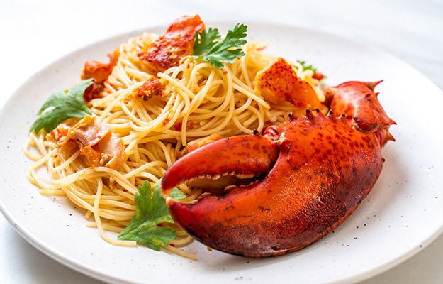 Pasta-all_astice-or-Lobster-spaghetti-Crab-Cacio-E-Pepe