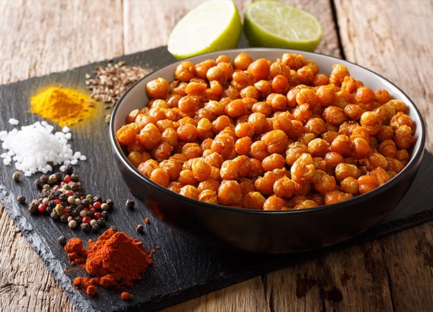 12Oaks-roasted spicy chickpeas with ingredients-as-Roasted Chickpeas
