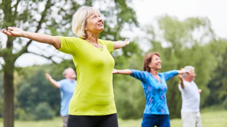 Why-is-Stretching-Important-As-We-Age--------------6-Easy-Upper-Body-Stretches-For-Seniors-------ss_feature