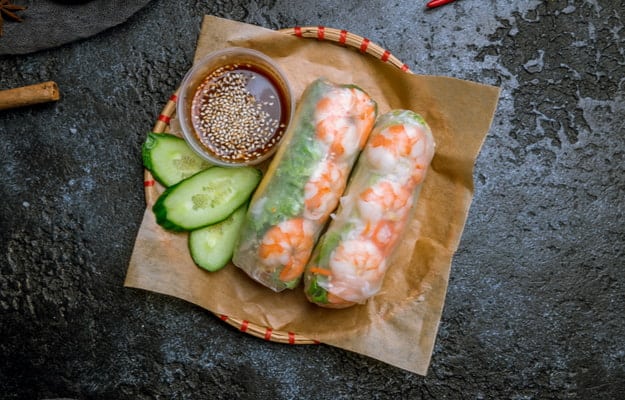 asian-fresh-spring-rolls-----------Eating-Without-Utensils_ss_body