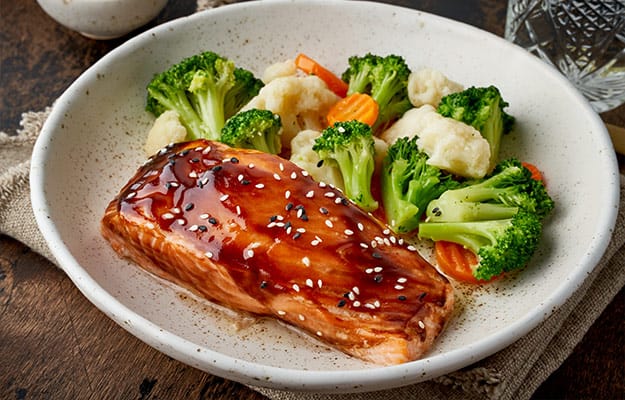 Steam-salmon-and-vegetables-Salmon-_-Veggies-ss-body