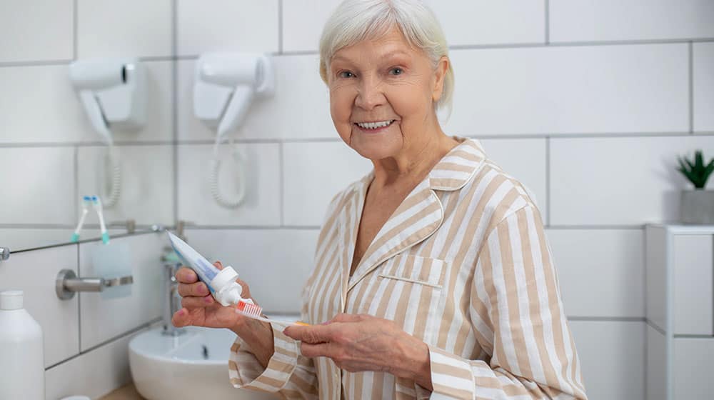 promote proper-oral-hygiene-for-your-senior-family-members-feat1