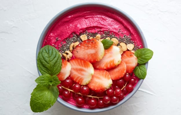 Berries-Salad-with-Seeds-------------5-Superfood-Recipes-Older-Adults-Will-Enjoy-------ss_body