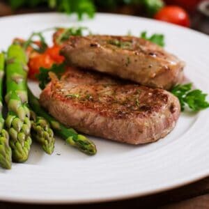 barbecue grilled beef steak meat with asparagus tomatoes cpuvlf