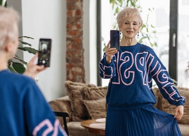  12Oaks-Elderly-woman-taking-photo-of-her-reflection-pexels-5-Supports-Weight-Loss