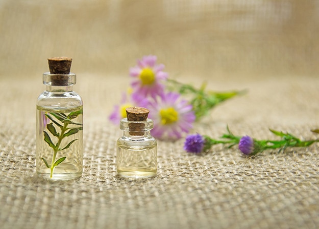 12Oaks-essential-oils-pexels-Other-Health-Advantages-of-Aromatherapy-Oils