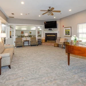 5 livingroom Cleburne Court