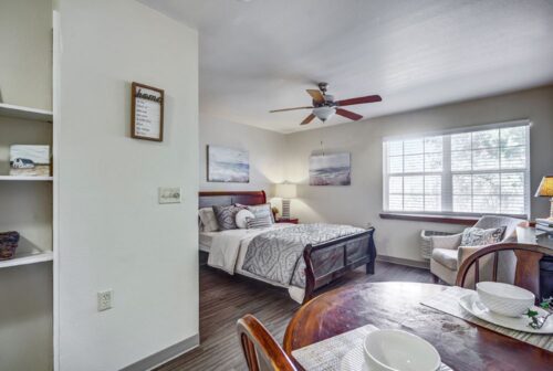 8 Bedroom Hoyt Court
