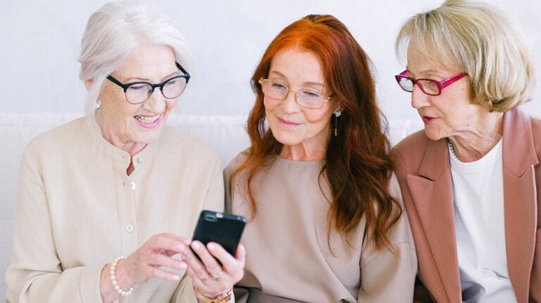 12Oaks-Elderly women using smartphone-pxls-Best Phone Plans For Seniors For Communication and Entertainment-Feature