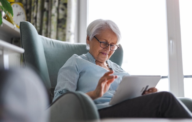 Senior-women-using-tablet_Scam-Prevention-for-Seniors_5-Make-Use-of-Anti-Fraud-Tools_as_body