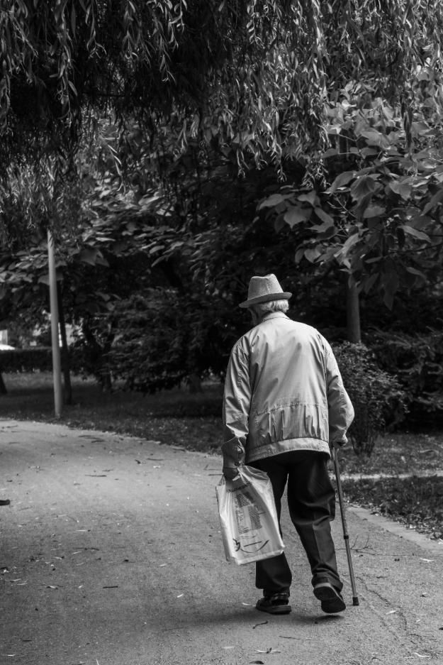 Monochrome Photo Of An Old Man | benefits of walking for seniors px