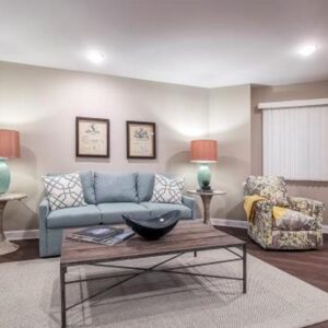 the atriums senior living community overland park Living room 1